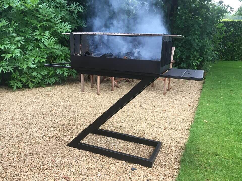 Custom BBQ grill z stand